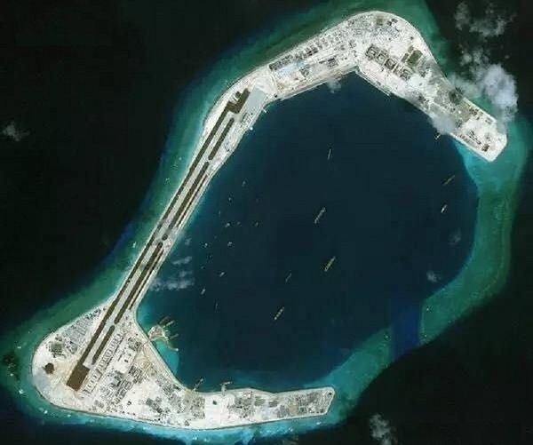 スビ礁衛星写真.jpg